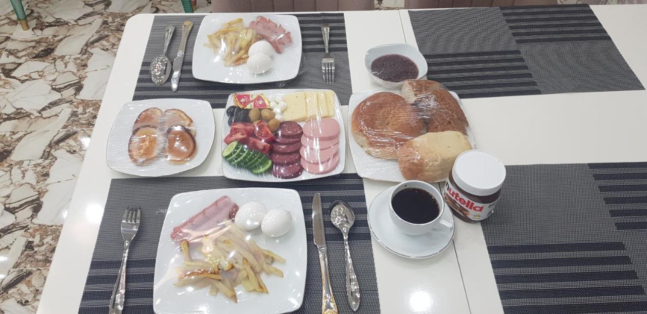 Hotel Sharq Dushanbe Ngoại thất bức ảnh