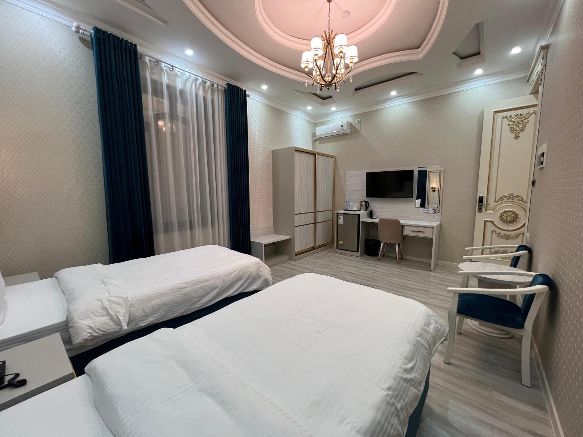 Hotel Sharq Dushanbe Ngoại thất bức ảnh