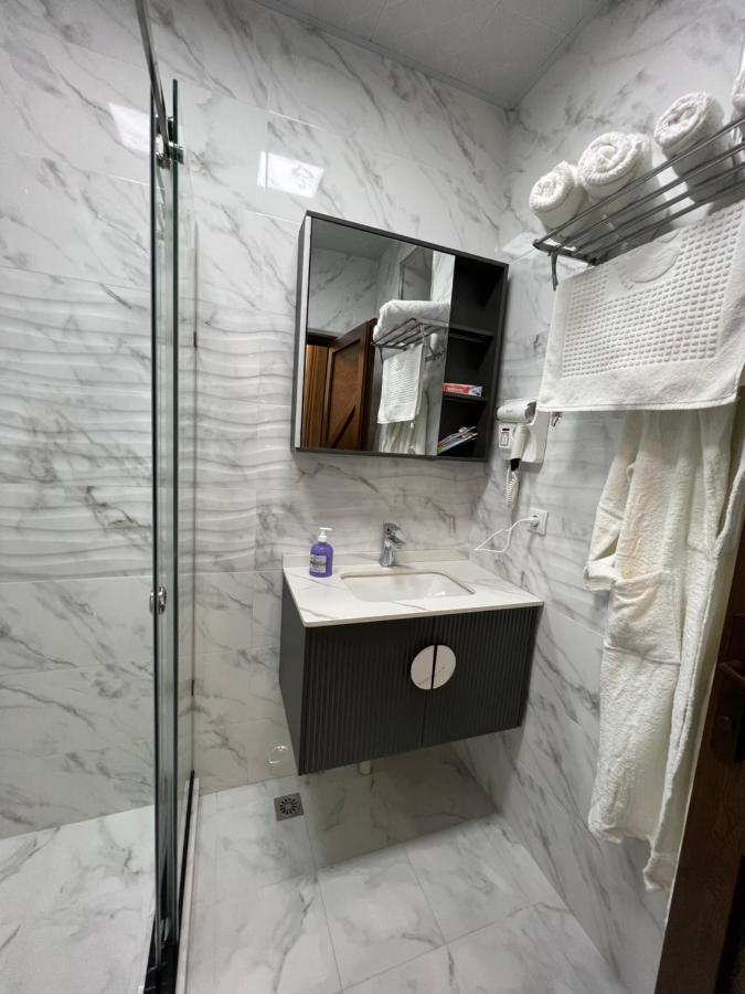 Hotel Sharq Dushanbe Ngoại thất bức ảnh