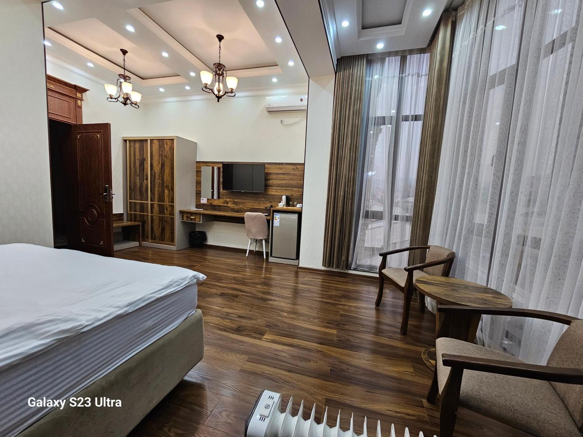 Hotel Sharq Dushanbe Ngoại thất bức ảnh