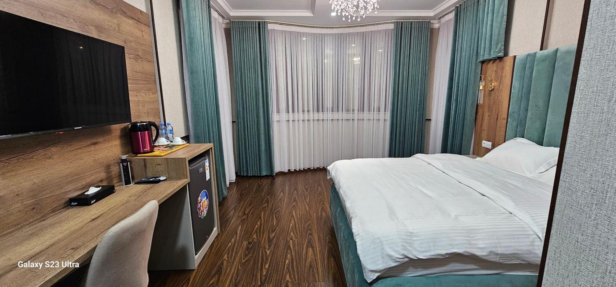Hotel Sharq Dushanbe Ngoại thất bức ảnh